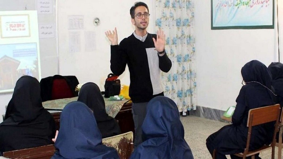 معلمان مرد از تدریس در مدارس دخترانه منع شدند