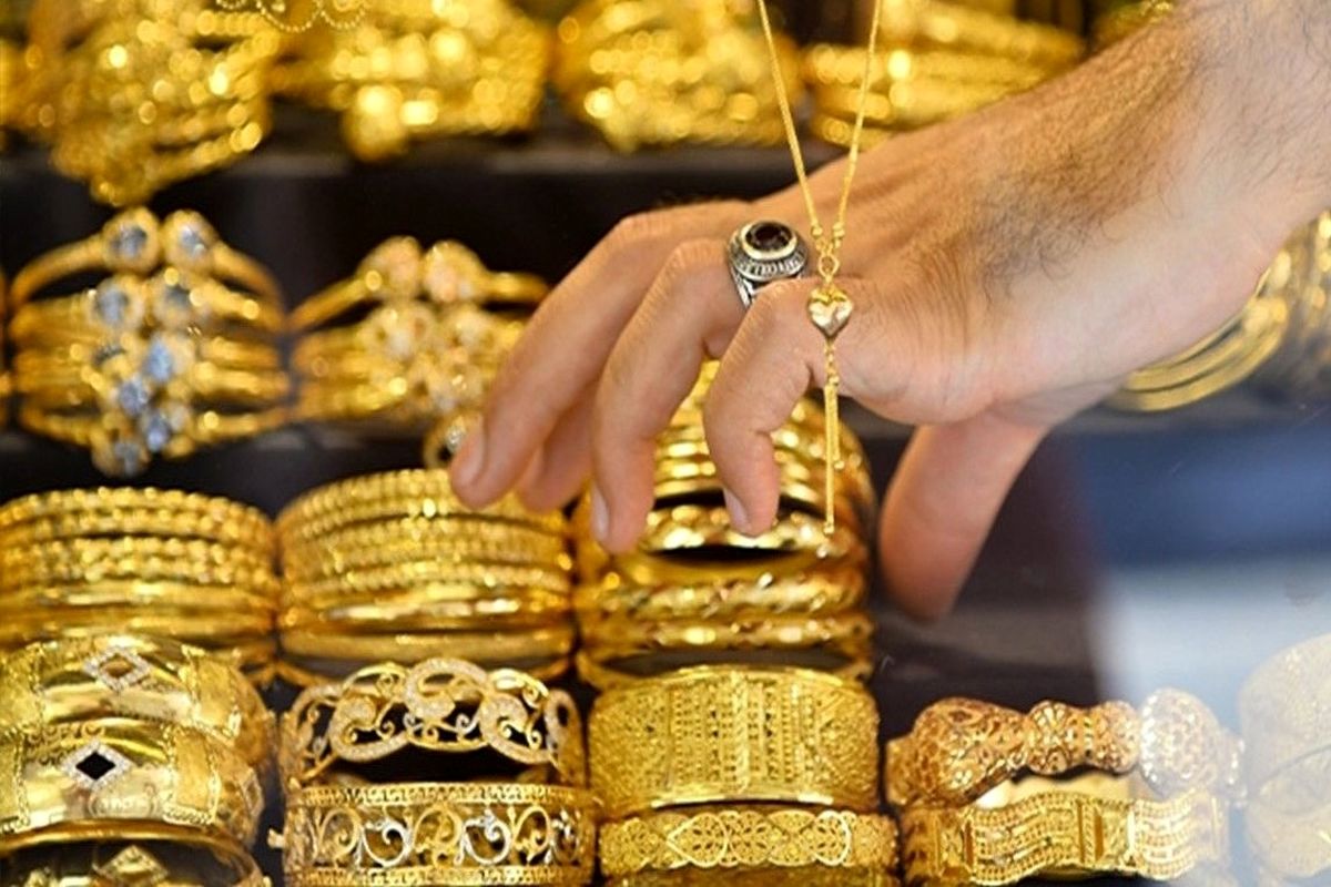 قیمت طلا کاهش می‌یابد