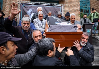 مراسم تشییع پیکر منوچهر والی‌زاده