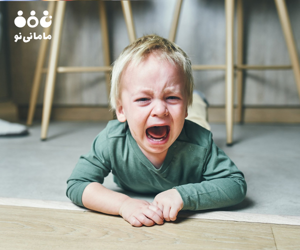 علت پرتاب اشیا توسط کودک