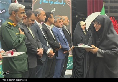 تکریم معلمان نمونه هرمزگان