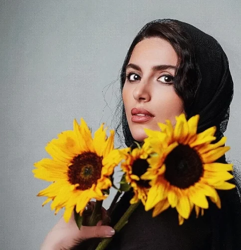 بیوگرافی رها خدایاری بازیگر نقش طاهره در سریال «لحظه گرگ و میش»