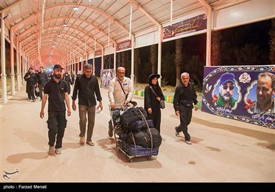 عبور شبانه زائران اربعین حسینی از مرز خسروی