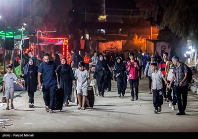 عبور شبانه زائران اربعین حسینی از مرز خسروی