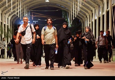 عبور شبانه زائران اربعین حسینی از مرز خسروی